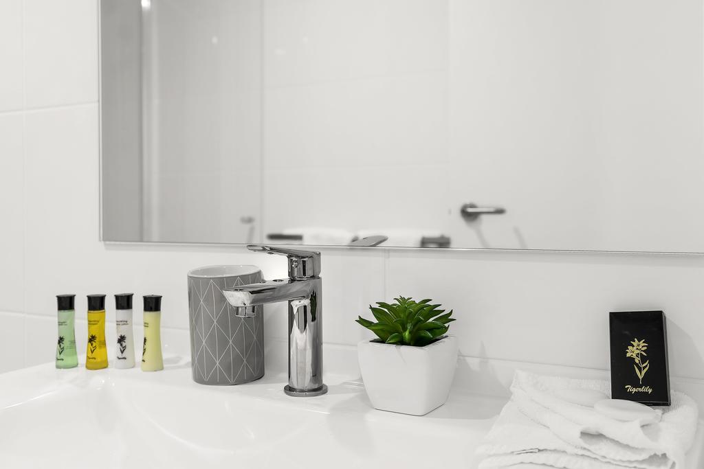 Astra Apartments Нюкасъл Екстериор снимка