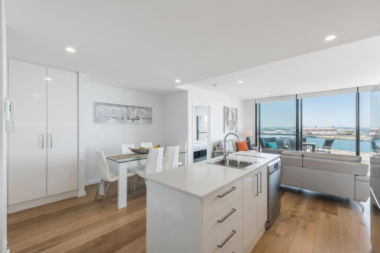 Astra Apartments Нюкасъл Екстериор снимка
